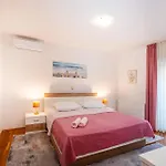 בית נופש Cozy In With Wifi פוסדריה
