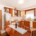 Vikendica Cozy In With Wifi *