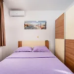 Vikendica Cozy In With Wifi Posedarje