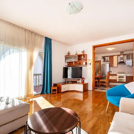 Prázdninový dům Cozy In With Wifi