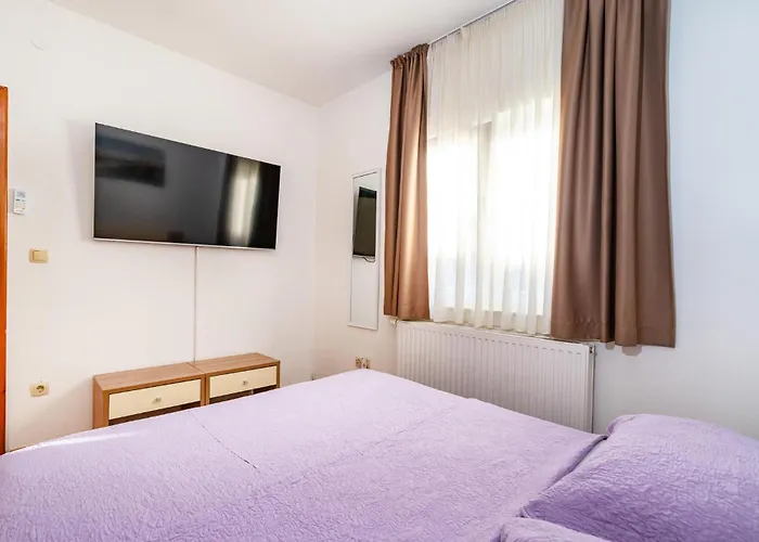 Prázdninový dům Cozy In With Wifi Posedarje
